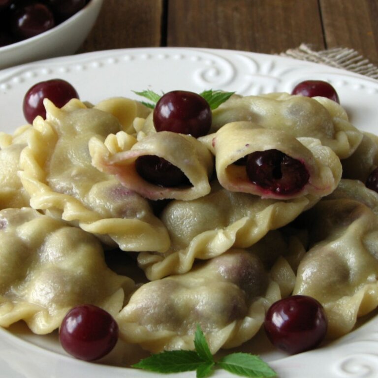 Pierogi z wiśniami 400g (1)